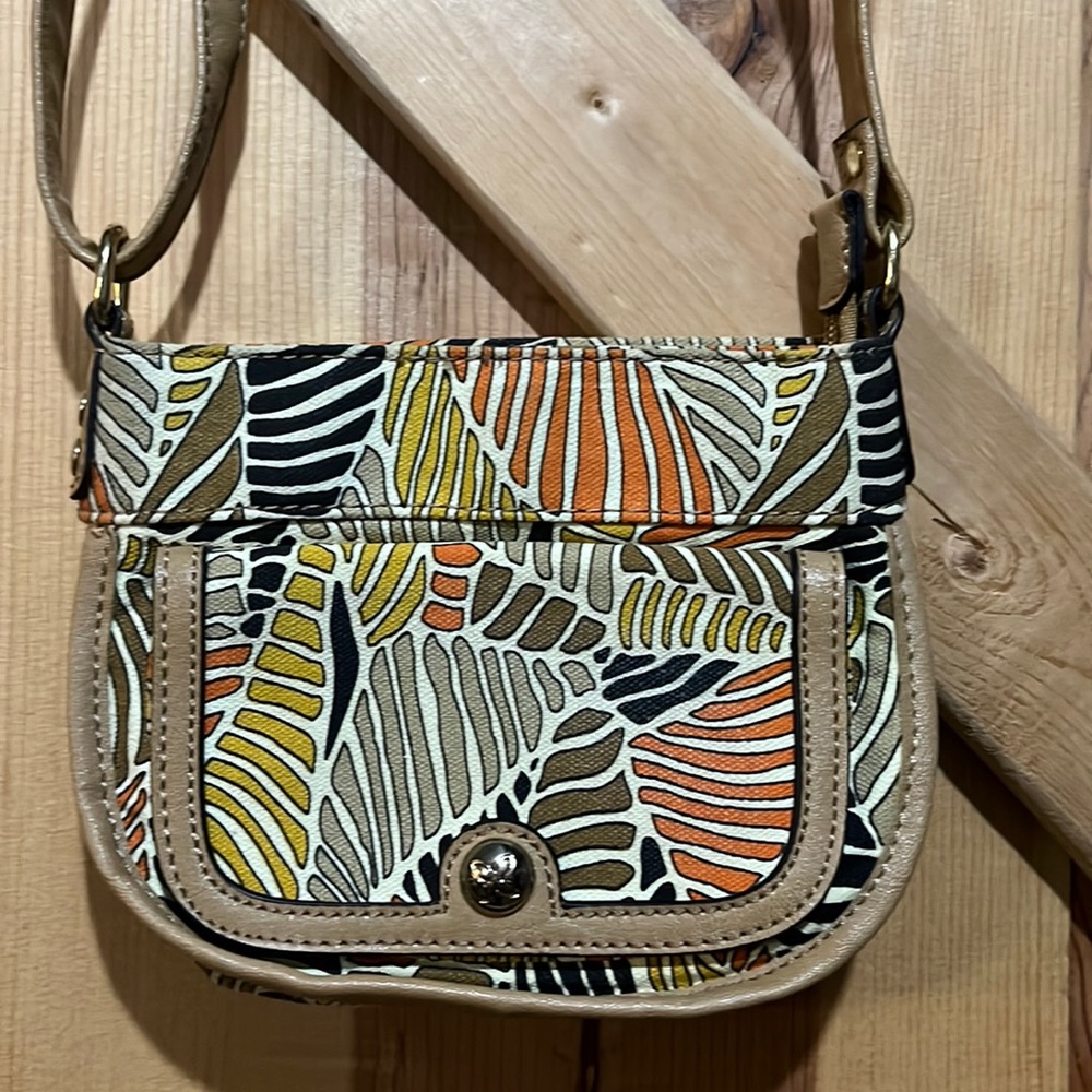 Relic cross body purse